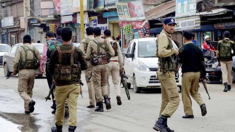सोसल मिडियामा देशविरुद्ध लेखेको आरोपमा काश्मिरी पत्रकार पक्राउ 