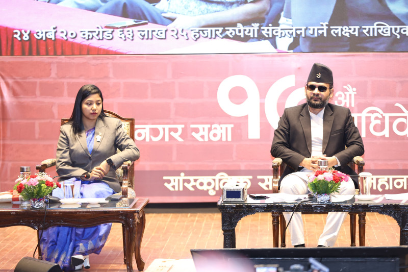 बालेनले मागे सामूहिक सहयोग, सुनिताले मागिन् माफी