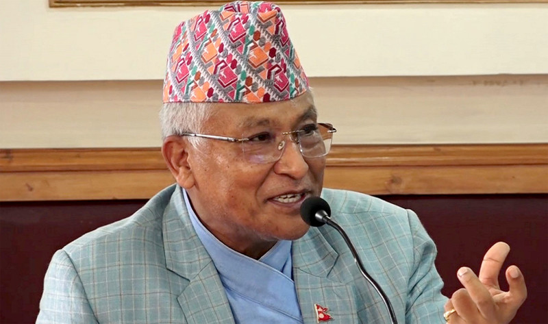 राष्ट्रिय परिचयपत्र अनिवार्य गर्ने मिति सार्न गृहमन्त्रीलाई एमाले नेताहरूको आग्रह