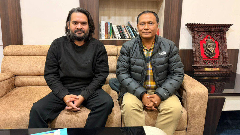 बालेनलाई भेटेको तस्वीर सामाजिक सञ्जालमा राखेर कुलमानले दिएका दुई सन्देश