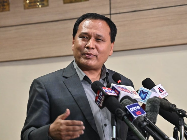 कुलमान घिसिङलाई सुकीर्तिमय राष्ट्रदीप पदक