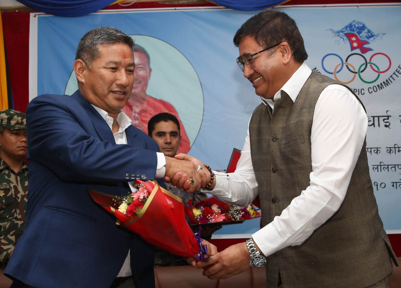 ओलम्पिक कमिटी पुगे  खेलकुदमन्त्री लिम्बू र श्रममन्त्री भण्डारी