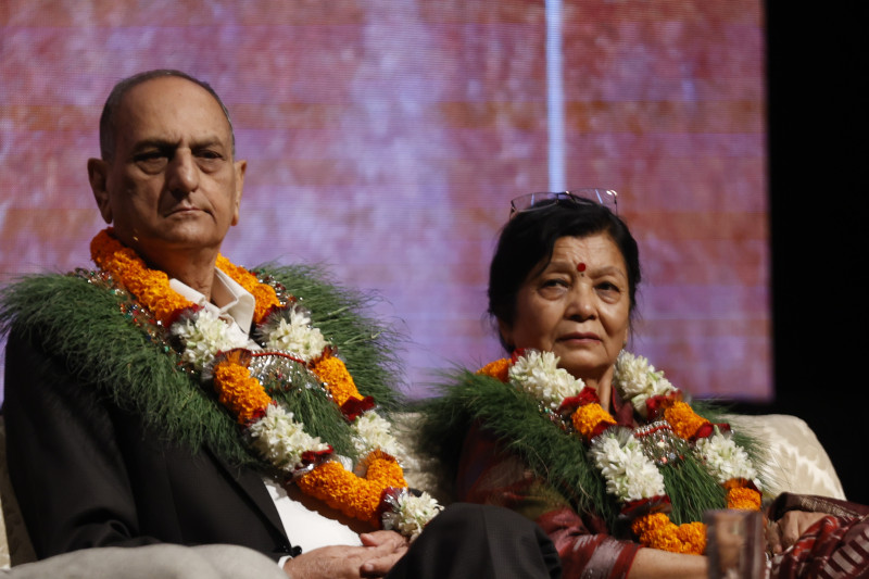 मदन पुरस्कार र जगदम्बा श्री पुरस्कार अर्पण