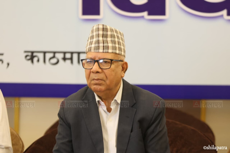 राष्ट्रियतामाथि आघात पुगे टुलुटुलु हेरेर बस्दैनौँ : माधव नेपाल