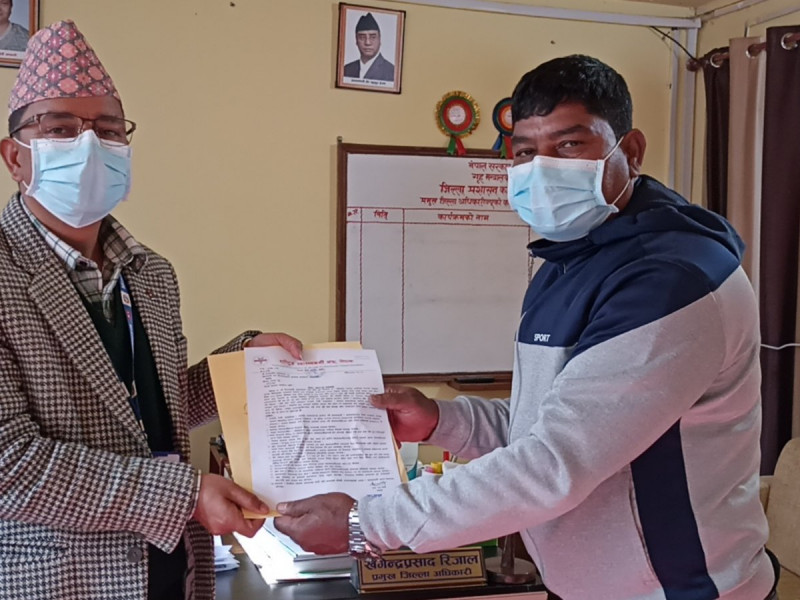 १५ बुँदे मागसहित प्रधानमन्त्रीलाई स्वास्थ्यकर्मीको ज्ञापनपत्र  