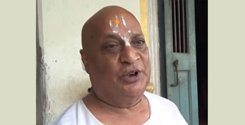 मटिहानीस्थित लक्ष्मीनारायण मठका महन्थ वैष्णव पक्राउ