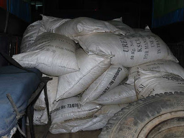 बंगलादेशसँग किनेको मल कारखानाबाट बुझेर पानी जहाजमा लोड : कृषि  मन्त्रालय