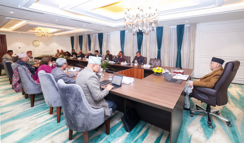 सामाजिक सञ्चाल बन्द गर्ने निर्णयबाट चार दिनमै पछि हट्याे सरकार