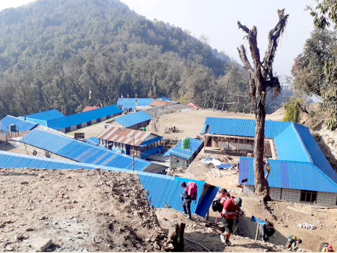 टुरिस्ट गाइडको सुझाव मानेर ३० वर्षअघि टेकबहादुरले खोलेका थिए पहिलो चियापसल, अहिले होटेलै होटल