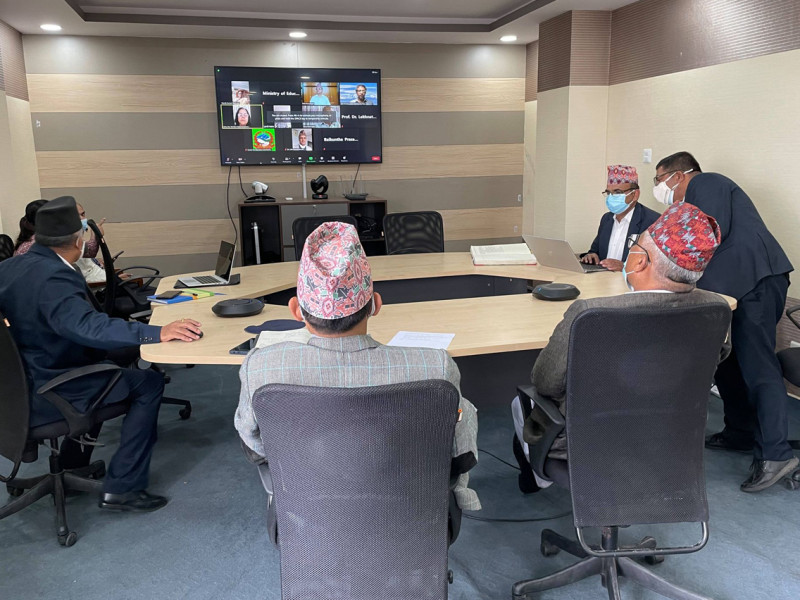 शिक्षामन्त्री श्रेष्ठको निर्देशन- पुरानो नक्सा छापेर बिक्री गरेका पुस्तक जफत गर्नू