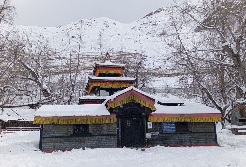हिमपातका कारण मुक्तिनाथ हिँडेका दर्शनार्थी कागबेनीमै रोकिए
