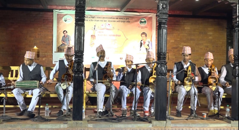 फल्चामा गुञ्जिए नारायणगोपाल र झलकमानका गीत