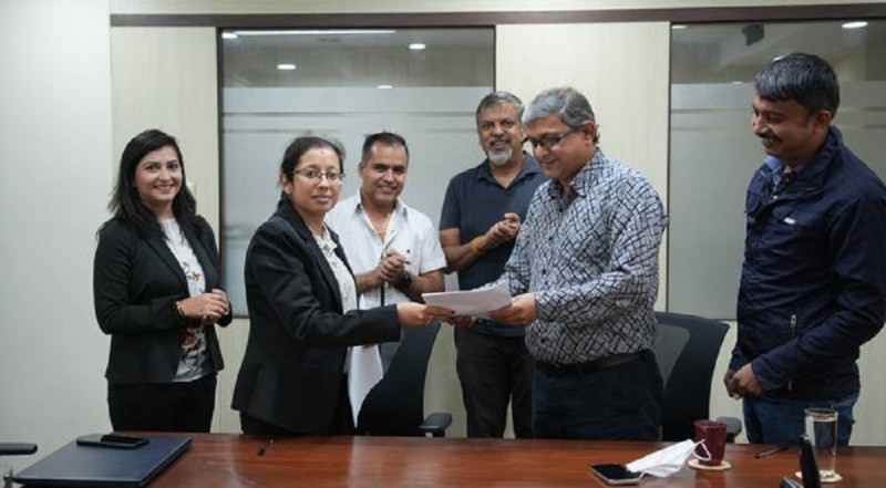 भेन्यु पार्टनरका लागि  निफ र टिम क्वेस्टले गरे पाँच वर्षका लागि सम्झौता