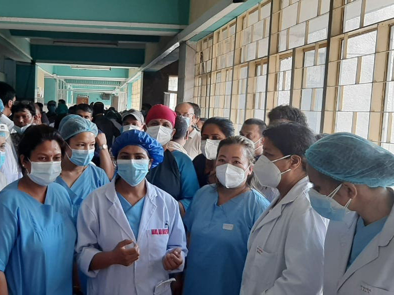 निजी अस्पतालका स्वास्थ्यकर्मीलाई सरकारीसरह पारिश्रमिक दिन स्वास्थ्य मन्त्रालयको निर्देशन