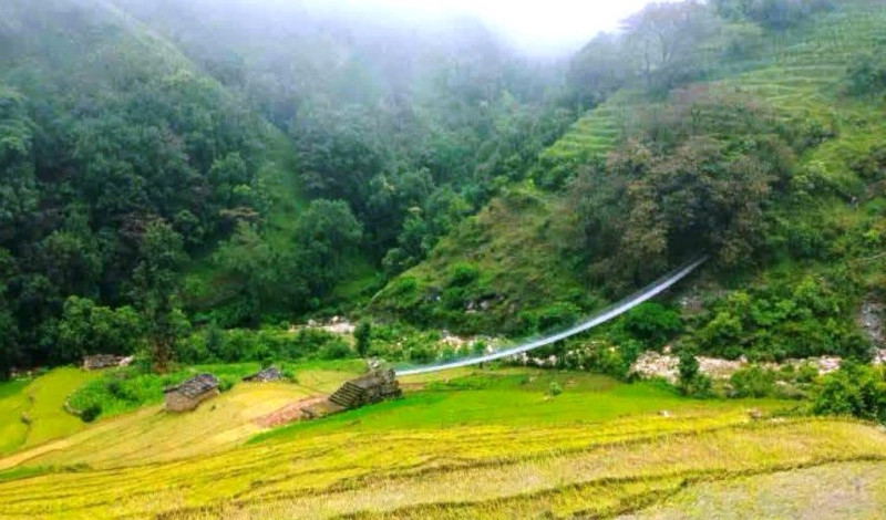 दार्चुलाकाे ओजिगाड खाेलामा ३८ लाखमा बन्यो पुल, जाने बाटो छैन