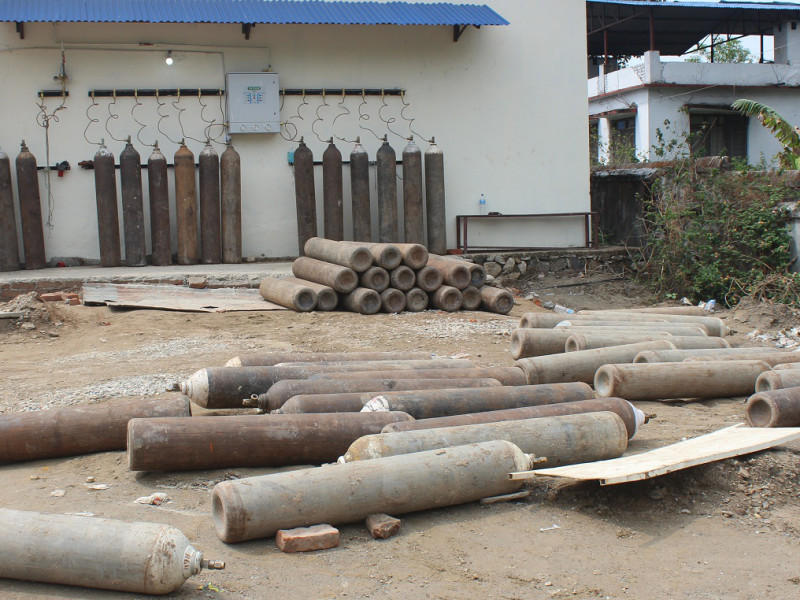 अक्सिजन सिलिण्डर रित्तिनेबित्तिकै उद्योगमा पठाइहाल्न स्वास्थ्य मन्त्रालयको आग्रह