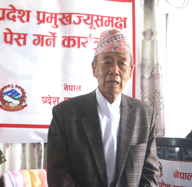 कोशीका प्रदेश प्रमुखसमक्ष दलित आयोगको प्रतिवेदन पेस