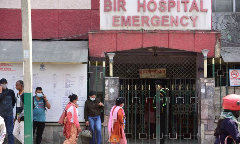 सरकारलाई नै टेर्दैनन् निजी मेडिकल कलेज, डाक्टर आन्दोलित बन्दा बिरामीलाई सास्ती