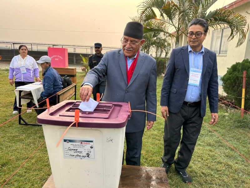 मतदान गरेपछि प्रचण्डले भने– देश समृद्धिको मार्गमा अग्रसर हुने विश्वास छ