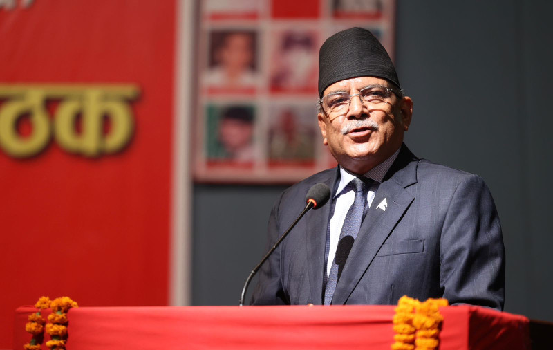 बैठकबाट बाहिरिँदै गर्दा प्रचण्डले भने- पार्टी एक ढिक्का भयो भन्ने महसुस भएको छ
