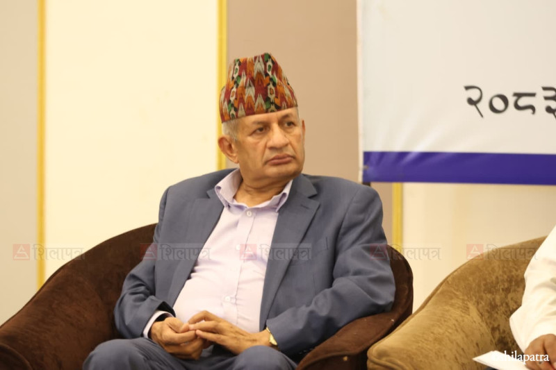 ओलीको आड पाएपछि ज्ञवालीको कटाक्ष– पार्टीमा विचलन ल्याउन खोज्नेलाई ‘कन्ट्रोल’ गरौँ