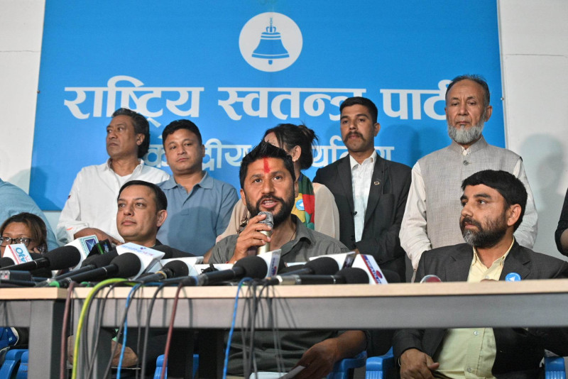 ढाकाबारे रवि लामिछाने- कोर टिम को हो भन्नुस् भन्यौँ, जसको नाम पनि भनिदिन सक्छु भन्नुभयो