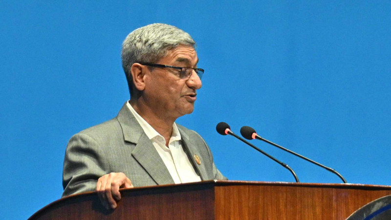 प्रचण्डमाथि लेखकको कटाक्ष– प्रतिपक्षी दलको नेता हुने नेतालाई प्रधानमन्त्री बनाएर गल्ती गरियो कि ?