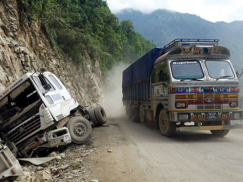 नेपालमा यसरी कम गराउन सकिन्छ सडक दुर्घटना
