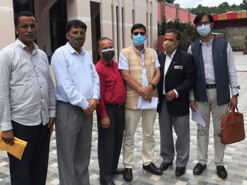 अर्थमन्त्री शर्मासँग शेयर लगानीकर्ताहरूको गुनासो-  मौद्रिक नीति पुँजी बजारमैत्री आएन
