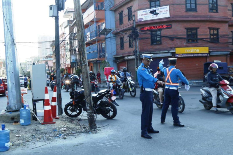 उपत्यकामा सक्रिय ट्राफिक प्रहरी, करिब २०० जना कारबाहीमा