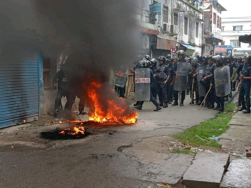 सप्तरीको मदिरा तस्करी प्रकरण: गोली चलाउने प्रहरी निरीक्षकको जिम्मेवारी खोसियो, परिवारले बुझ्यो मृकको शव