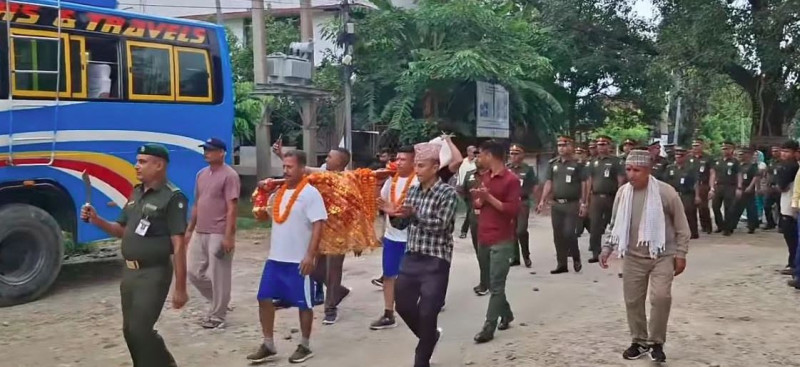 धनगढीबाट बडीमालिका मन्दिरका लागि हिँड्यो सरकारी पूजा टोली