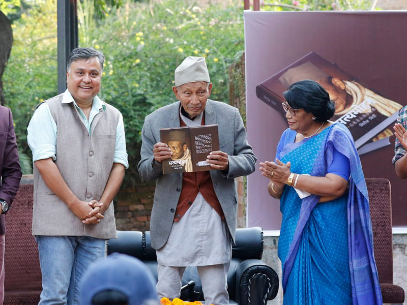 एक वर्षअघि सत्यमोहनले भनेका थिए- मैले आफैँलाई चिनेकाे रहेनछु