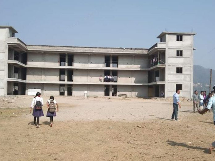 आठ वर्षसम्म बनेन विद्यालय भवन