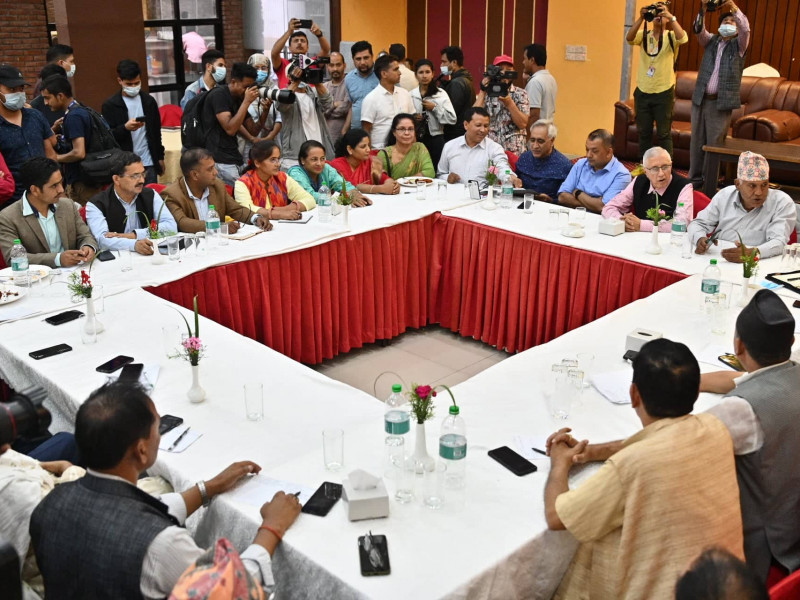 अनुपम फुडल्यान्डमा शेखर समूहको भेला 