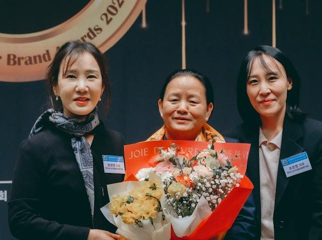 सियोलमा नेपाली राजदूत शिवमाया डा. तुम्बाहाङफेलाई उत्कृष्ट राजदूत अवार्ड