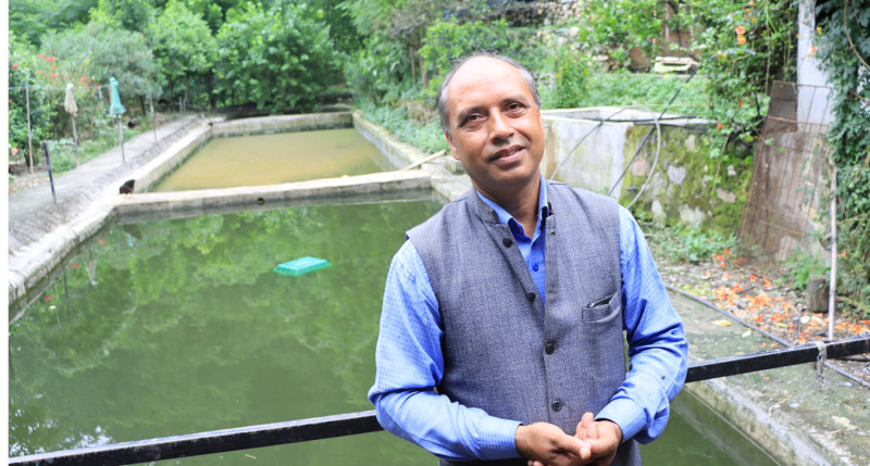 कतारबाट फर्किएर कृषिमा जमेका शिव, कमाउँछन् मासिक डेढ लाख