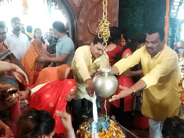 तराईका शिवालयमा पनि भक्तजनको भीड (फोटो फिचर)