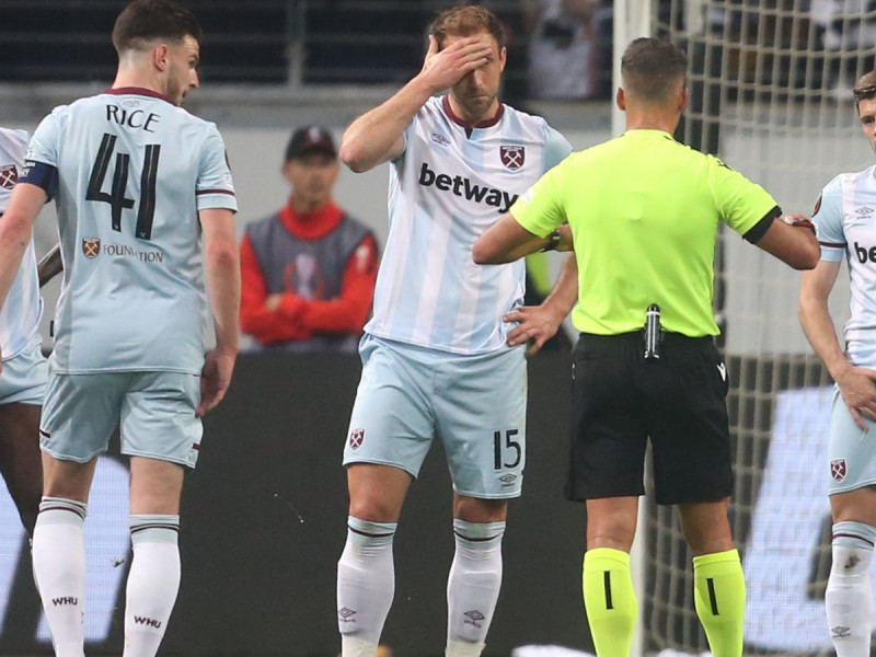 १० खेलाडीमा सीमित वेस्ट ह्याम युनाइटेडलाई पराजित गर्दै फ्र्यांकफर्ट युरोपा लिगको फाइनलमा