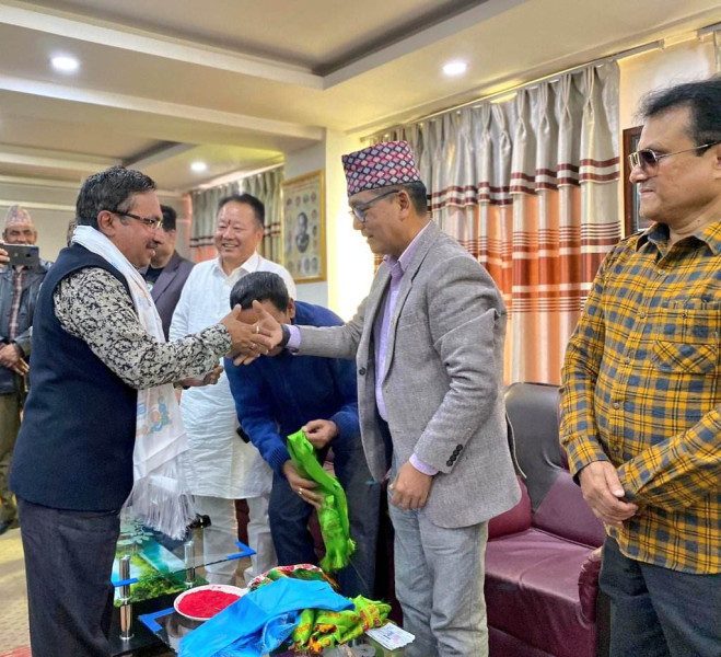 कमल थापाको पार्टीका प्रवक्ता आचार्य राप्रपामा प्रवेश