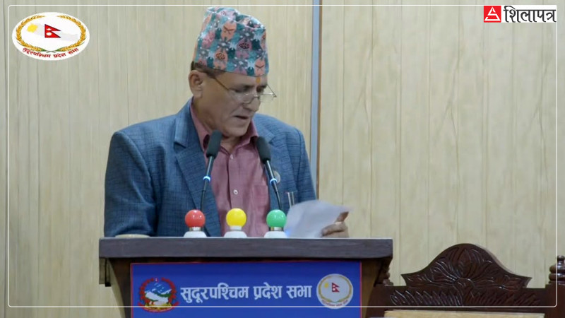 २३ दिनपछि प्रदेशसभामा टेबुल गरियो सुदूरपश्चिमको बजेट, विपक्षी भन्छन्– फेल गराउँछाैँ