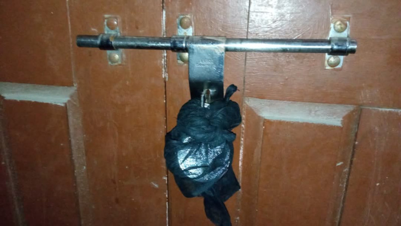 वडाध्यक्षले विकासको काम रोकेको भन्दै गाउँपालिकाका पूर्वअध्यक्षले लगाए वडा कार्यालयमा ताला