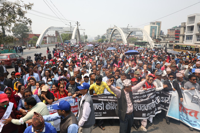 ओलीसँगको भेटपछि शिक्षक महासंघले भन्यो- सानातिना मागमा लेनदेन गरी फर्किन आएका होइनौँ, आन्दोलन जारी छ