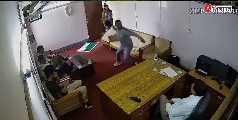 विभाग प्रमुखमाथि हेल्मेट प्रहार गर्ने शिक्षकलाई त्रिविले लगायो प्रतिबन्ध