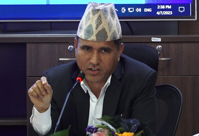 अर्थसचिव भन्छन्– सरकारले अब लामो समयसम्म सामाजिक सुरक्षा भत्ता बाँड्न सक्दैन