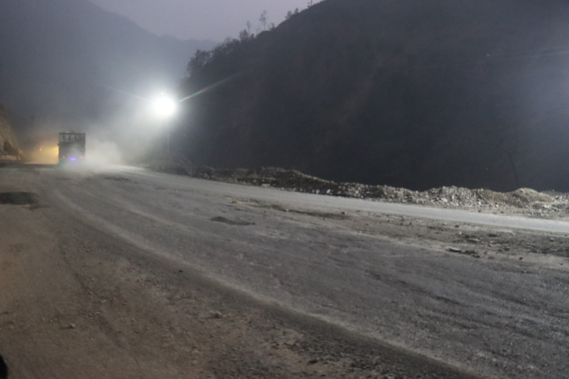 तुइनखोलाको पहिरोमा ‘फ्लड लाइट’ जडान