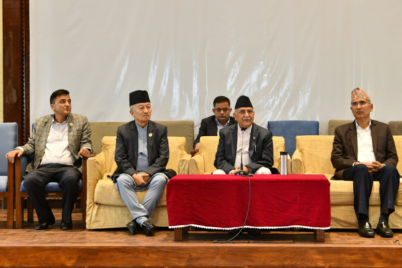 एमालेको निष्कर्ष- प्रधानमन्त्री प्रचण्डले आफ्नो अभिव्यक्तिको आत्मालोचना र दु:ख व्यक्त गर्नुपर्छ 