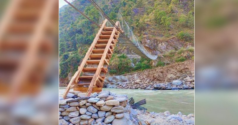 सामाजिक सञ्जालमा भाइरल बनेको झोलुङ्गे पुलको वास्तविकता के हो ?