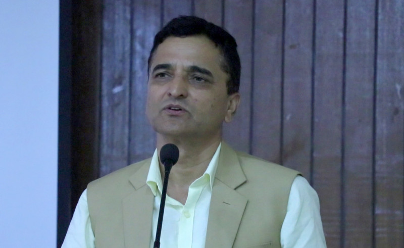 निर्वाचन आयोगले एमाले सचिव योगेश भट्टराईलाई सोध्यो स्पष्टीकरण 