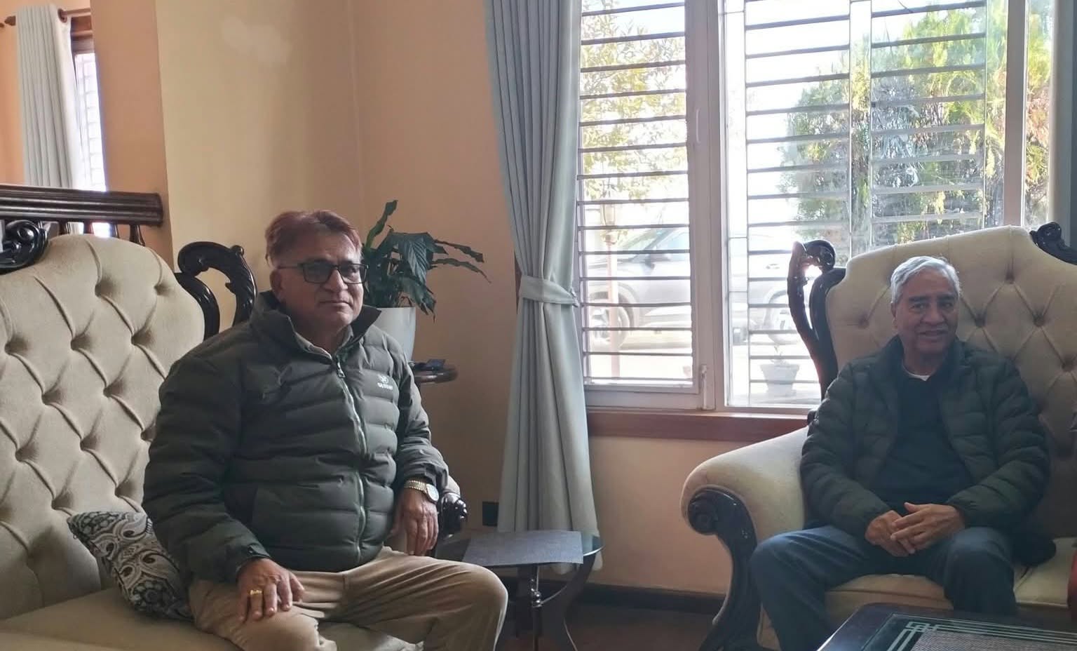 डडेल्धुरा कांग्रेसका पूर्वसभापति भन्छन्– ‘हाम्रो शोषण गर्ने देउवा हुन्’
